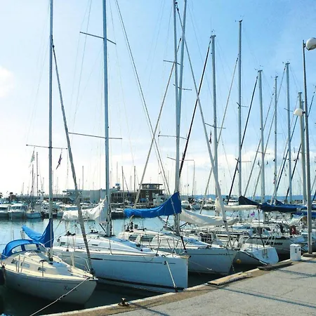 Lejlighed 2 Flat With Sea View In Du Bailli Canadel Sur *